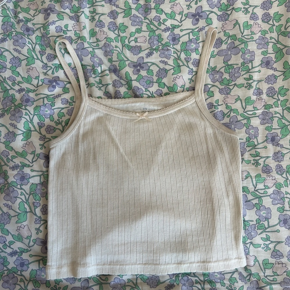 Brandy melville crop bow tank